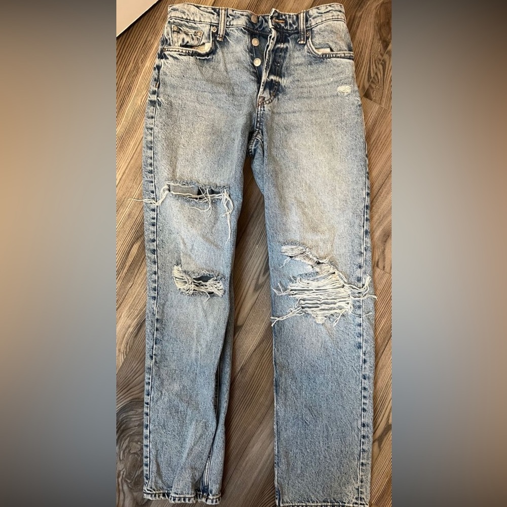 High waisted 90s boyfriend jeans
